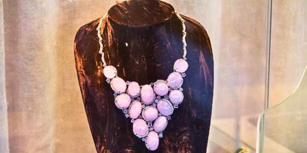 Alexandrite jewelry necklace