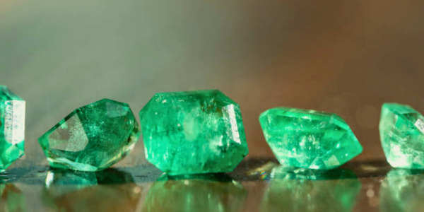 Green Emerald Gemstone Secrets: Benefits, Beauty & Beyond!